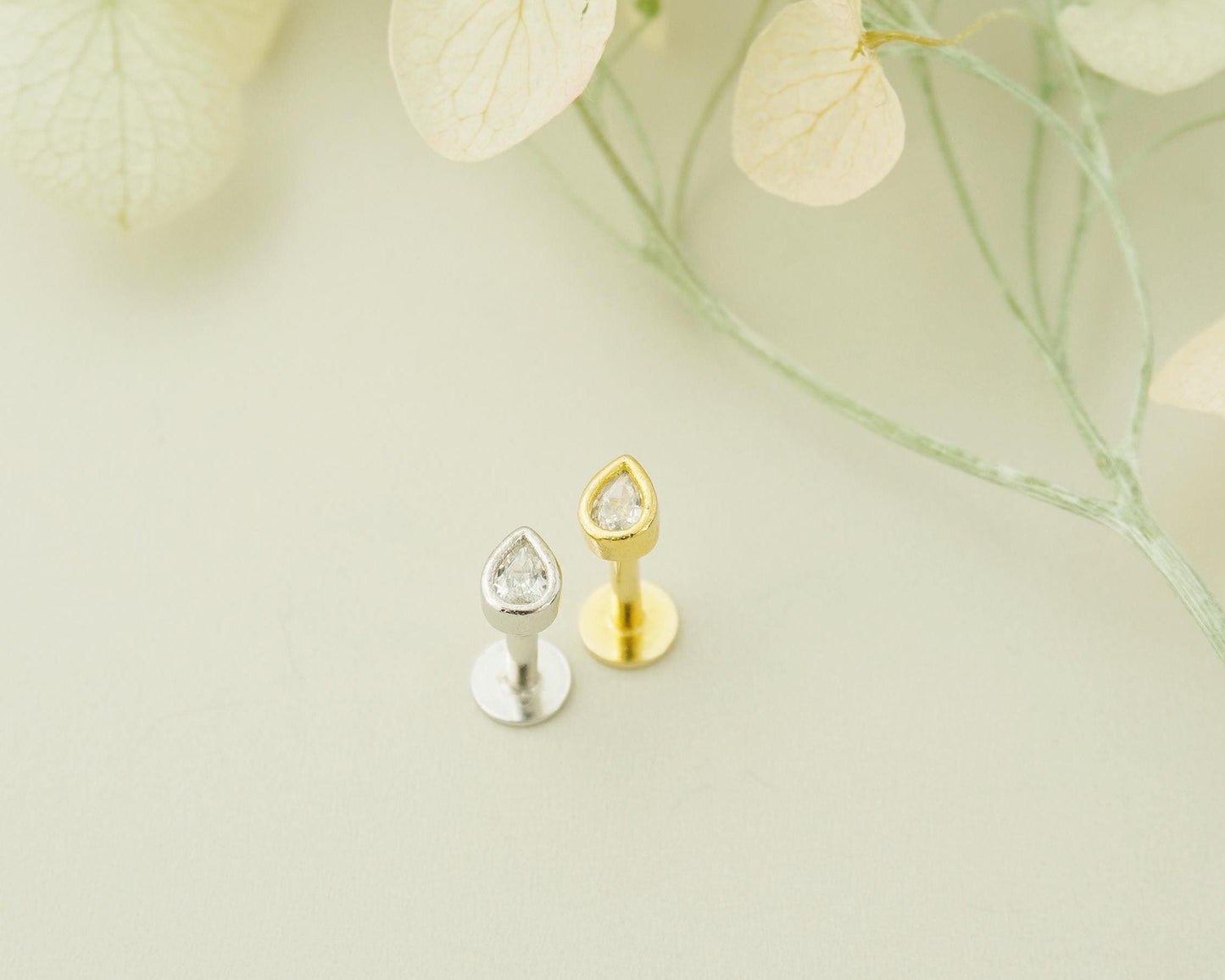 1 pc of Tiny Teardrop Bezel CZ Sterling Silver Stud Earring in Rhodium or 18ct Gold Plated, 16 Gauge 6mm or 8mm Post
