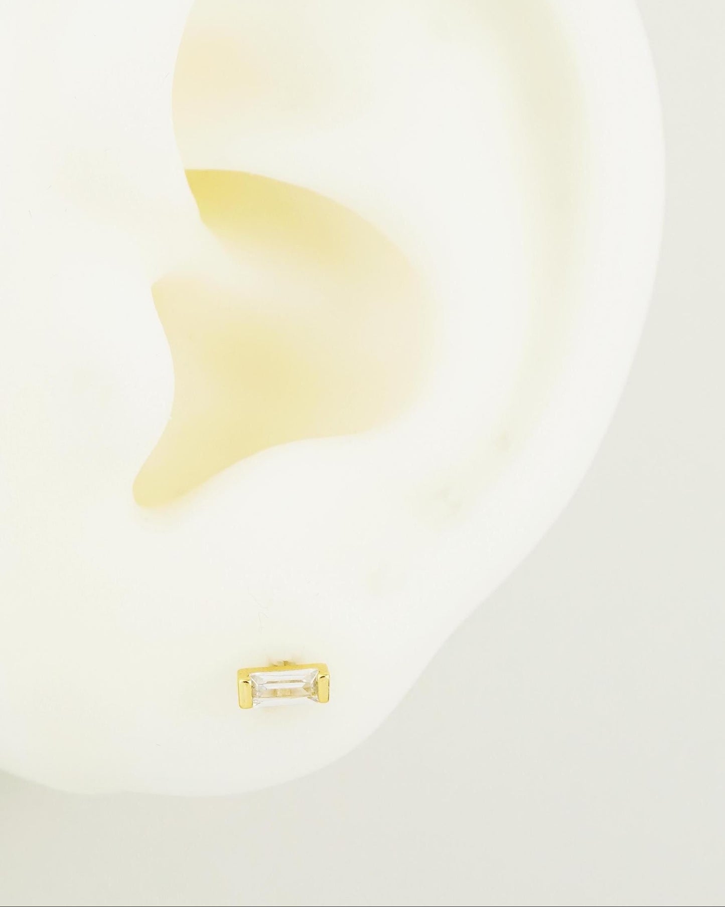 1 pc of Tiny Baguette CZ Stone Sterling Silver Stud Earring in Rhodium or 18ct Gold Plated