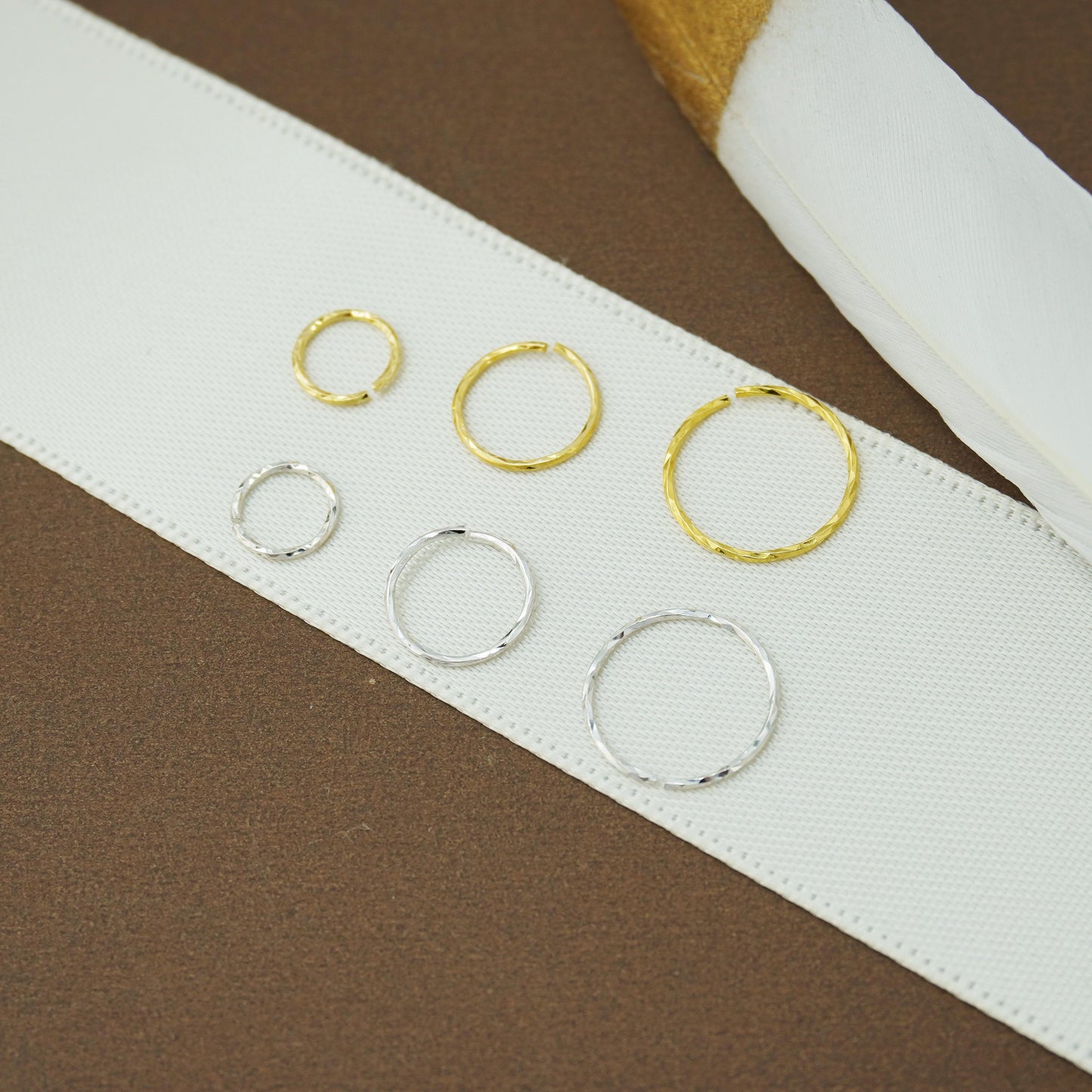 1 pc of 20G Tiny Thin Textured Twisted Nose Septum Hoop Ring in Sterling Silver or Plated Gold, Diamond Cut Cartilage Helix Tragus Earring, 6/8/10mm