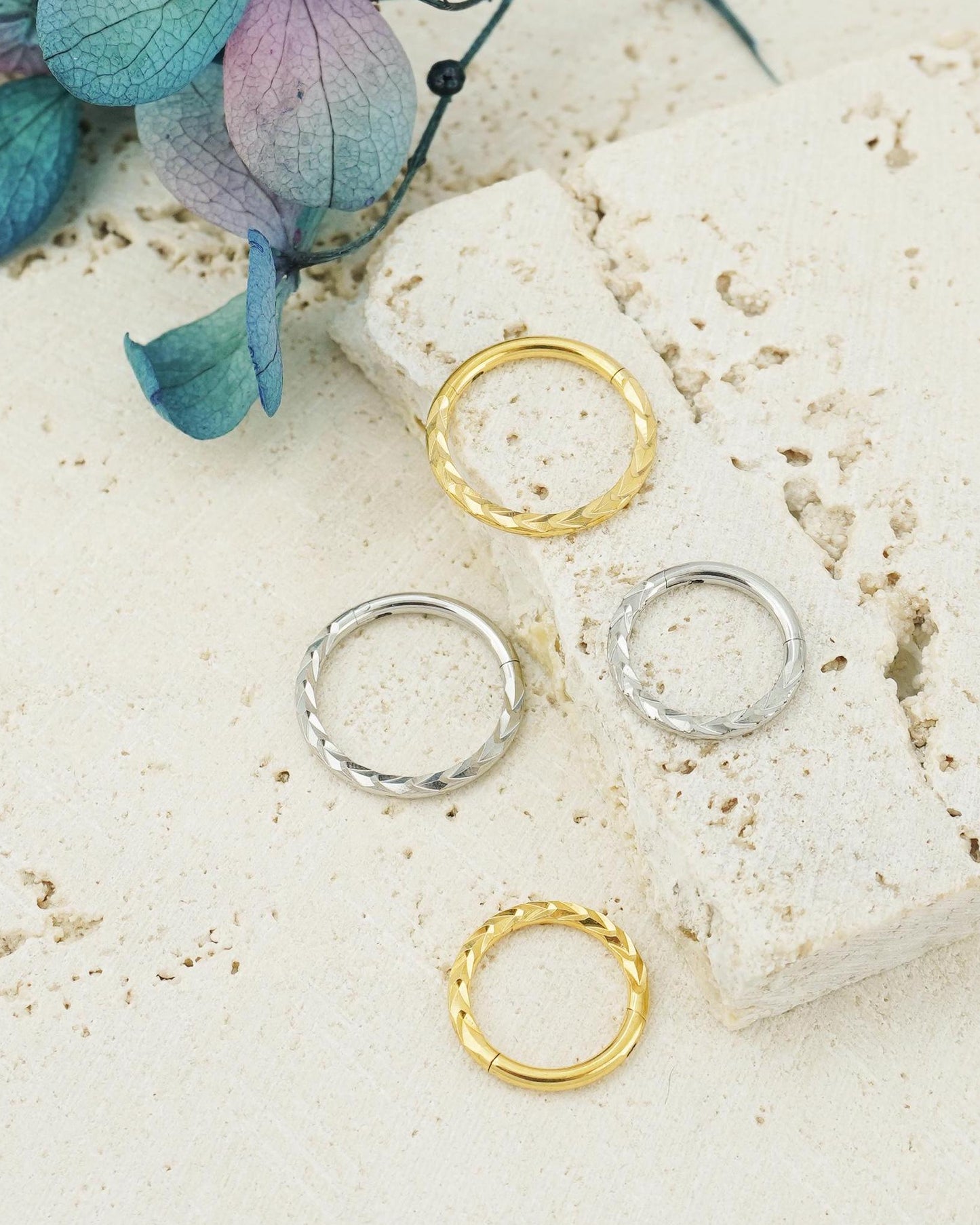 1 pc of 16G Hinged Stainless Steel Wheat Daith Earring Hoop, Arrow Helix Cartilage Clicker, Front-Facing Chevron Cut Septum Nose Ring