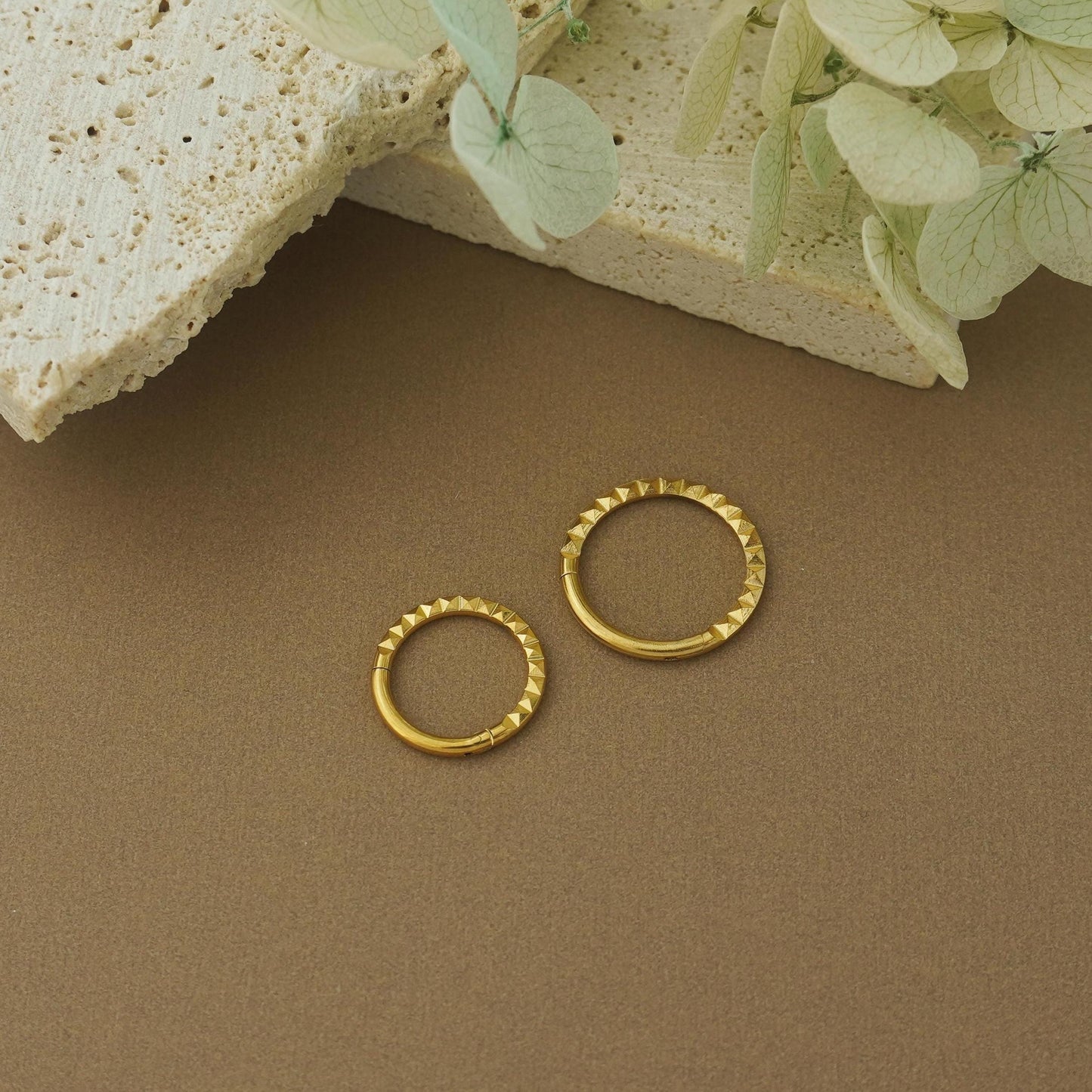 1 pc of 16G Hinged Stainless Steel Square/Pyramid Cut Daith Earring Hoop, 4 Finishes, Helix Cartilage Clicker, Front-Facing Septum Nose Ring