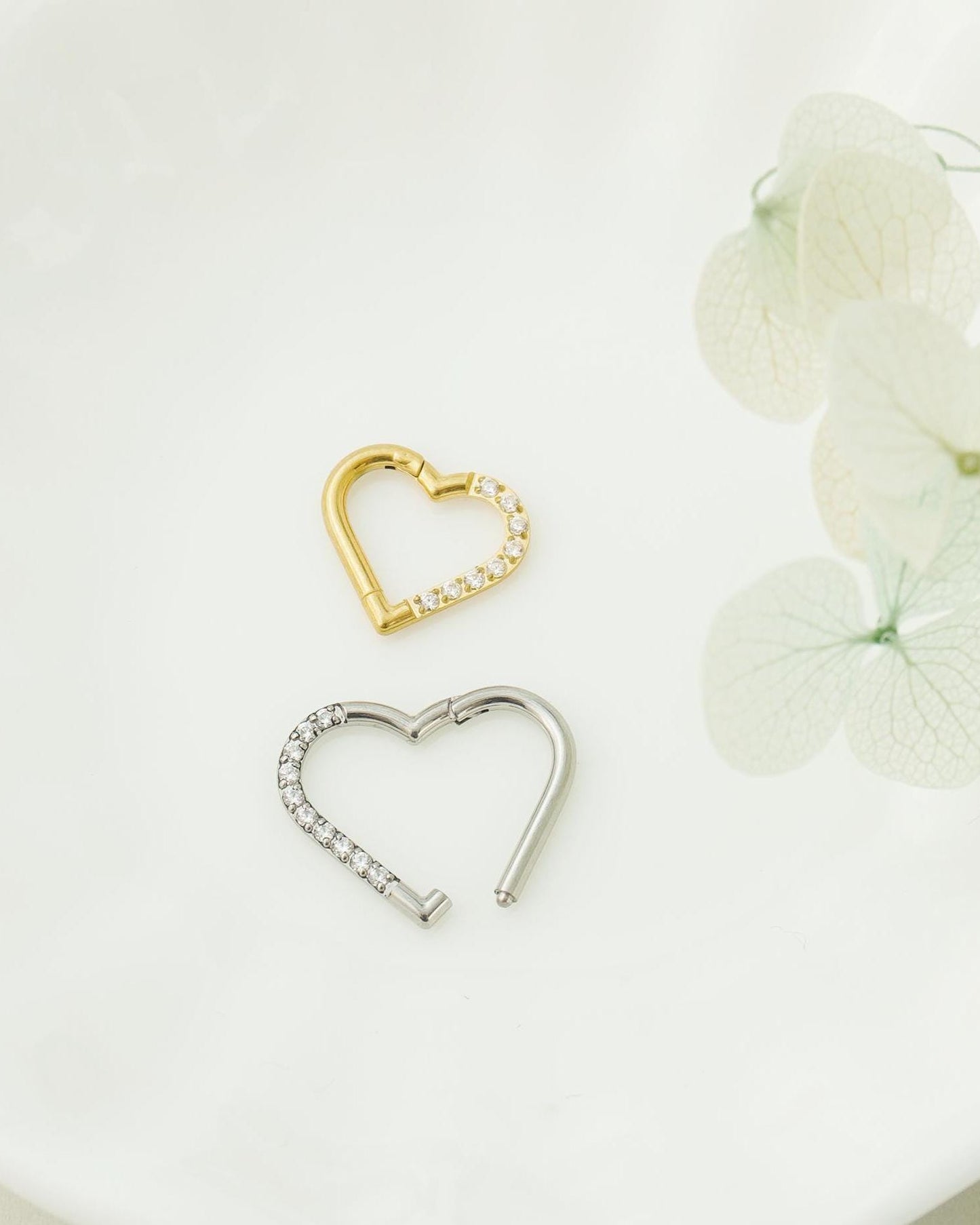 1 pc of 16G Implant Grade Titanium Hinged CZ Heart Daith Earring Hoop, Helix Clicker, Septum Nose Piercing, 1.2*8/10mm