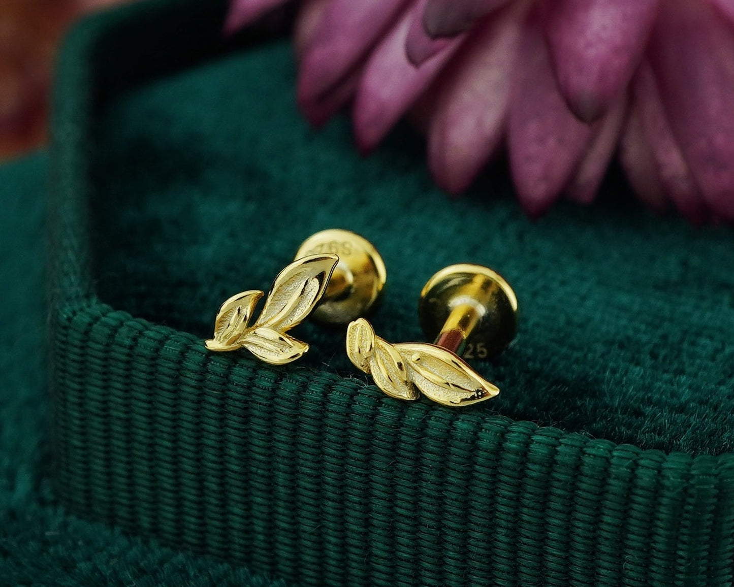 1 pc of Sterling Silver Leaf Stud Earring in 18ct Gold Plated, Tiny Delicate Nature Inspired Earlobe Cartilage Tragus Piercing Jewelry