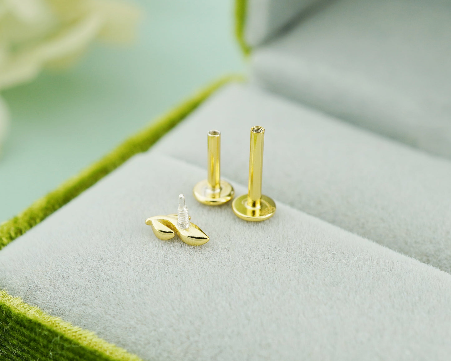 1 pc of Sterling Silver Leaf Stud Earring in 18ct Gold Plated, Tiny Delicate Nature Inspired Earlobe Cartilage Tragus Piercing Jewelry