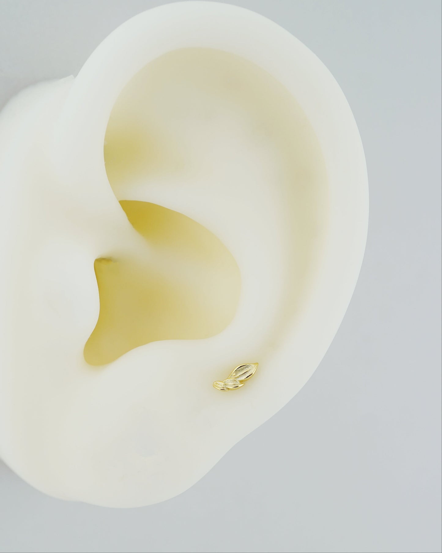 1 pc of Sterling Silver Leaf Stud Earring in 18ct Gold Plated, Tiny Delicate Nature Inspired Earlobe Cartilage Tragus Piercing Jewelry