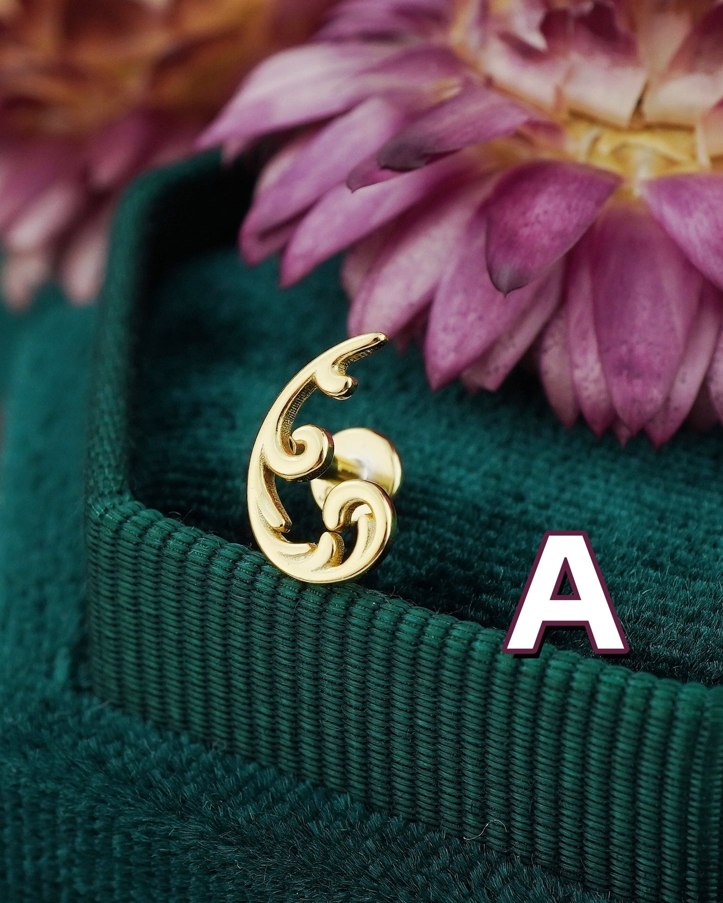 1 pc of Crescent or Baroque Swirl Ornate Design Sterling Silver Stud Earring in 18ct Gold Plated, Art Nouveau Symbolic Cartilage Piercing Jewelry