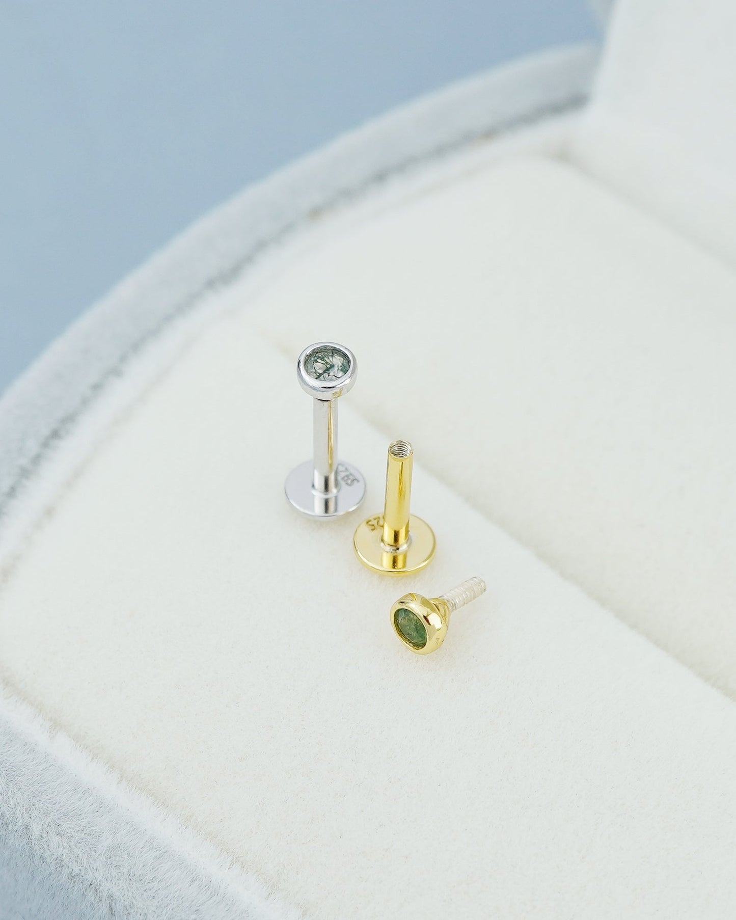 1 pc of VERY TINY 3mm Bezel Natural Green Moss Agate Sterling Silver Stud Earring in Rhodium or 18ct Gold Plated, Cartilage Helix Lobe Piercing