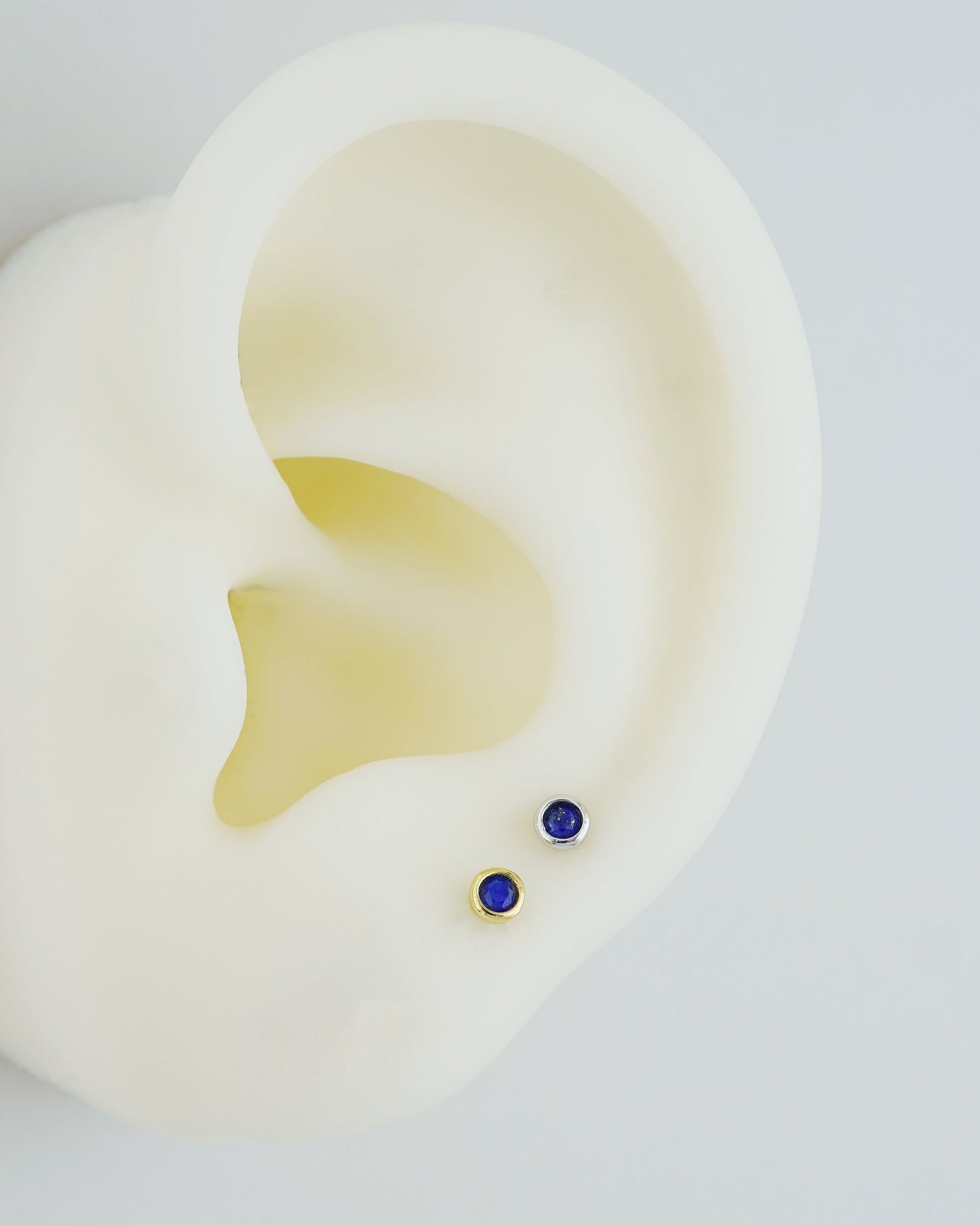 1 pc of VERY TINY 3mm Bezel Natural Lapis Lazuli Sterling Silver Stud Earring in Rhodium or 18ct Gold Plated, Cartilage Helix Lobe Piercing
