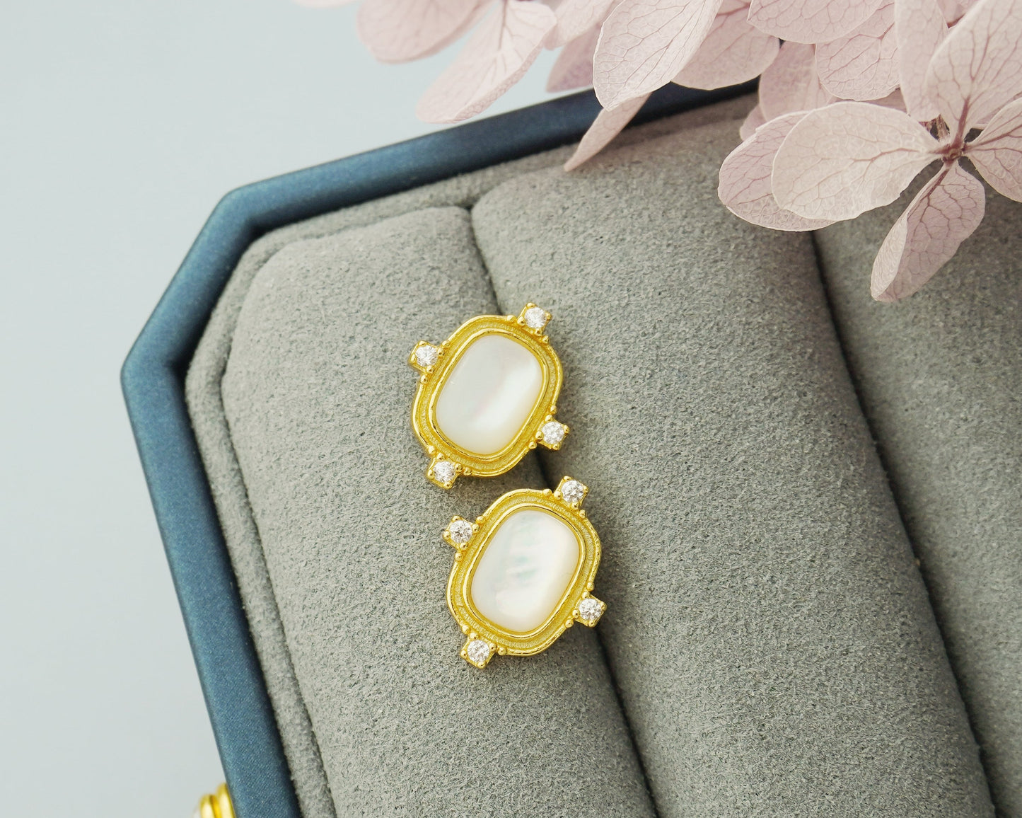 Pair of Oval Shell Sterling Silver Stud Earrings in Rhodium or 18ct Gold Plated, Vintage Inspired