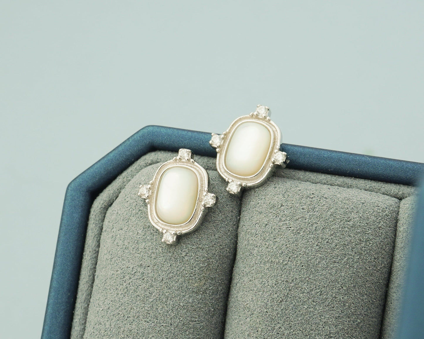 Pair of Oval Shell Sterling Silver Stud Earrings in Rhodium or 18ct Gold Plated, Vintage Inspired