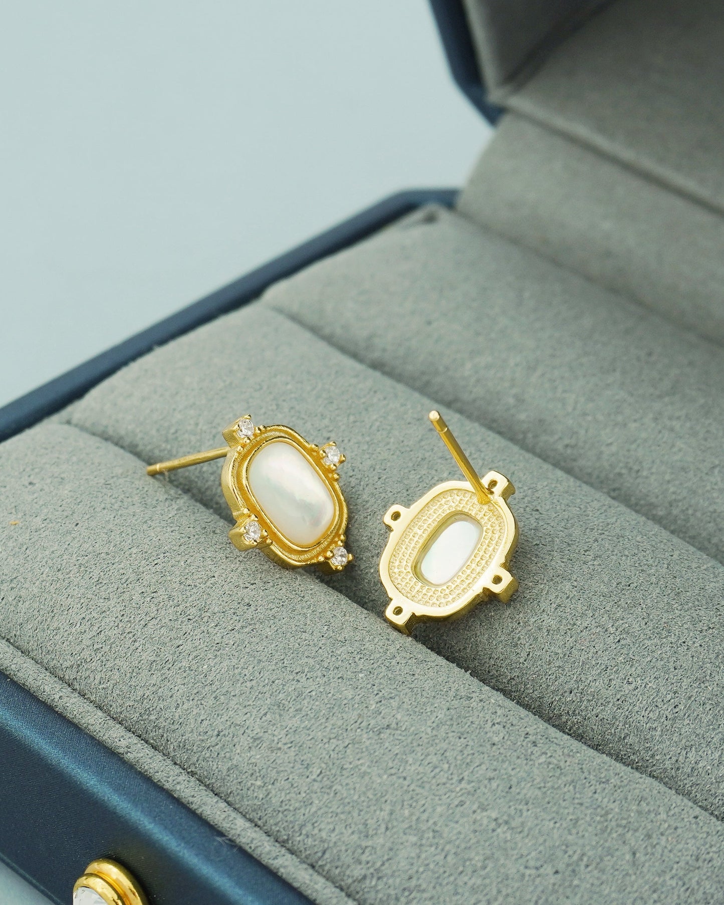 Pair of Oval Shell Sterling Silver Stud Earrings in Rhodium or 18ct Gold Plated, Vintage Inspired