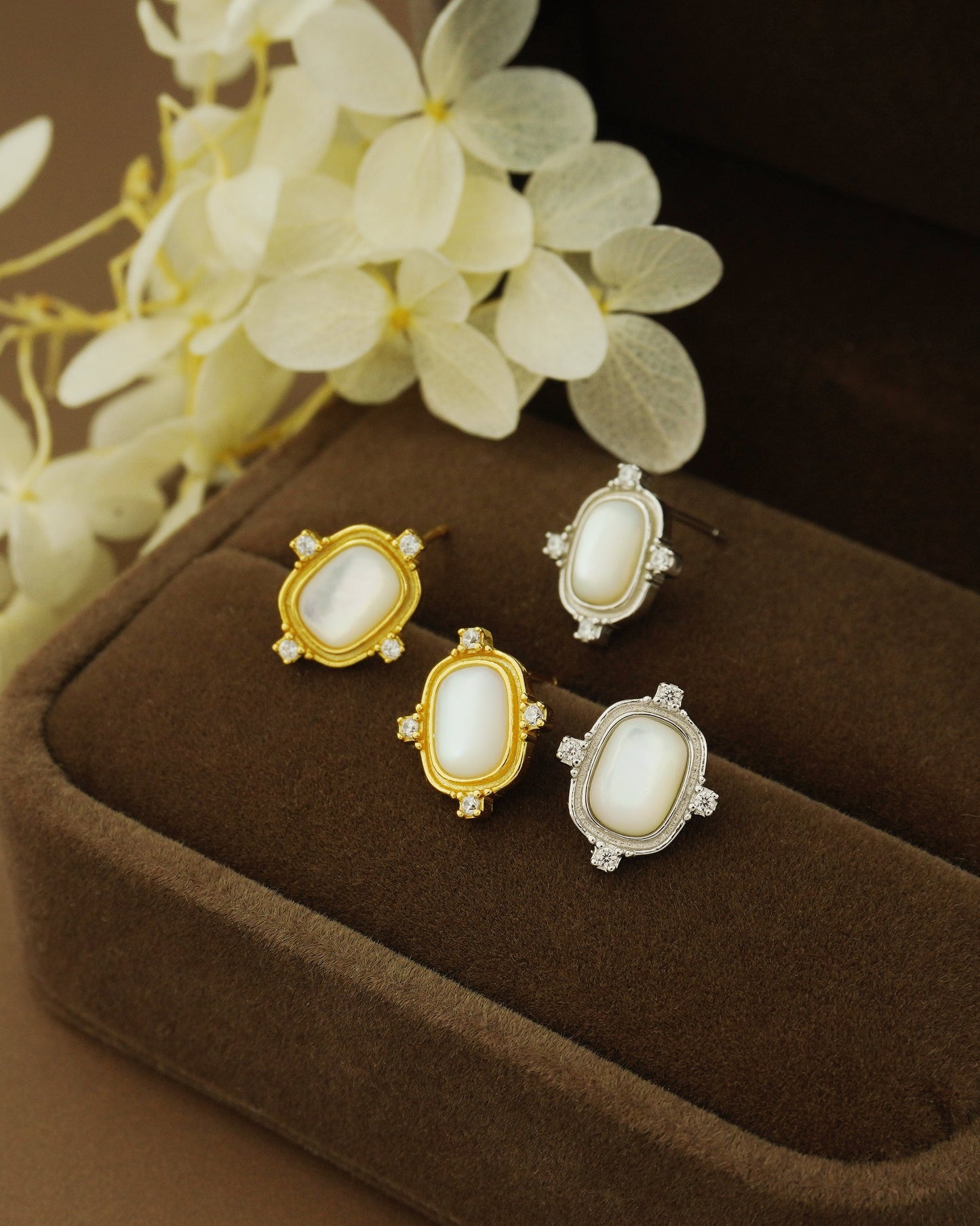 Pair of Oval Shell Sterling Silver Stud Earrings in Rhodium or 18ct Gold Plated, Vintage Inspired