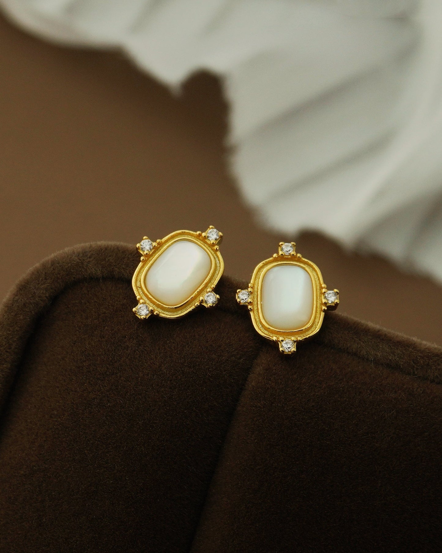 Pair of Oval Shell Sterling Silver Stud Earrings in Rhodium or 18ct Gold Plated, Vintage Inspired
