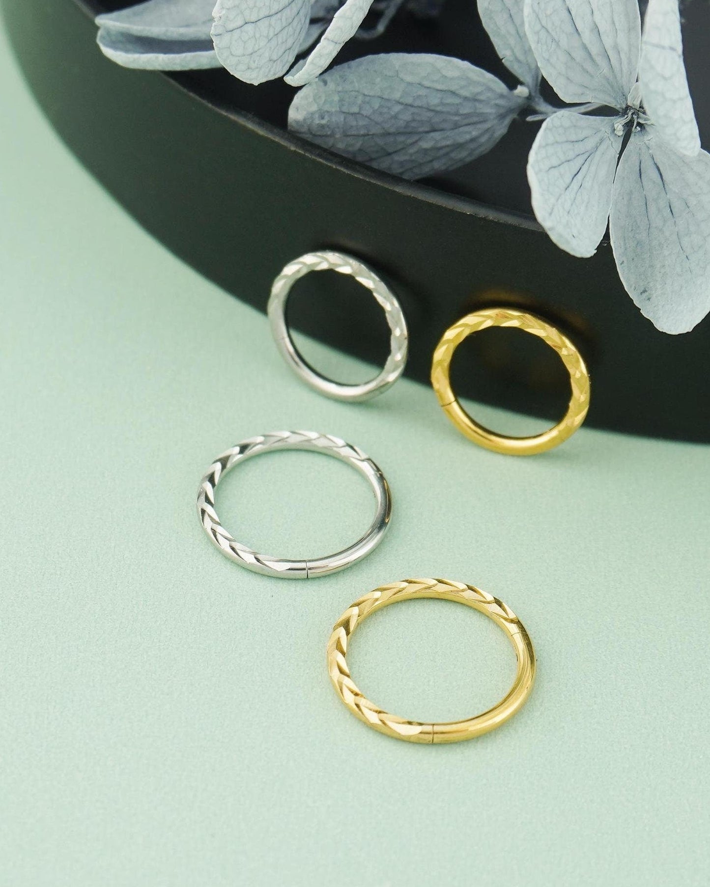 1 pc of 16G Hinged Stainless Steel Wheat Daith Earring Hoop, Arrow Helix Cartilage Clicker, Front-Facing Chevron Cut Septum Nose Ring