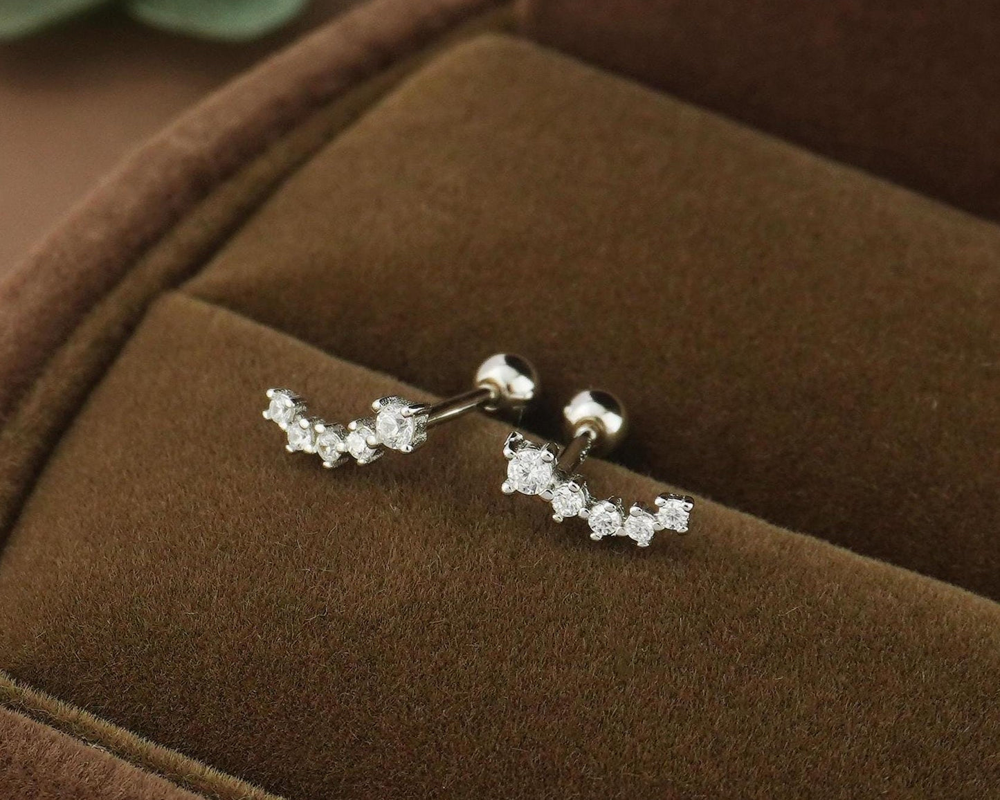 Pair of Sterling Silver 5 CZ Stud Earrings in Rhodium or 18ct Gold Plated, Sparkly Star Climber with Screw Back