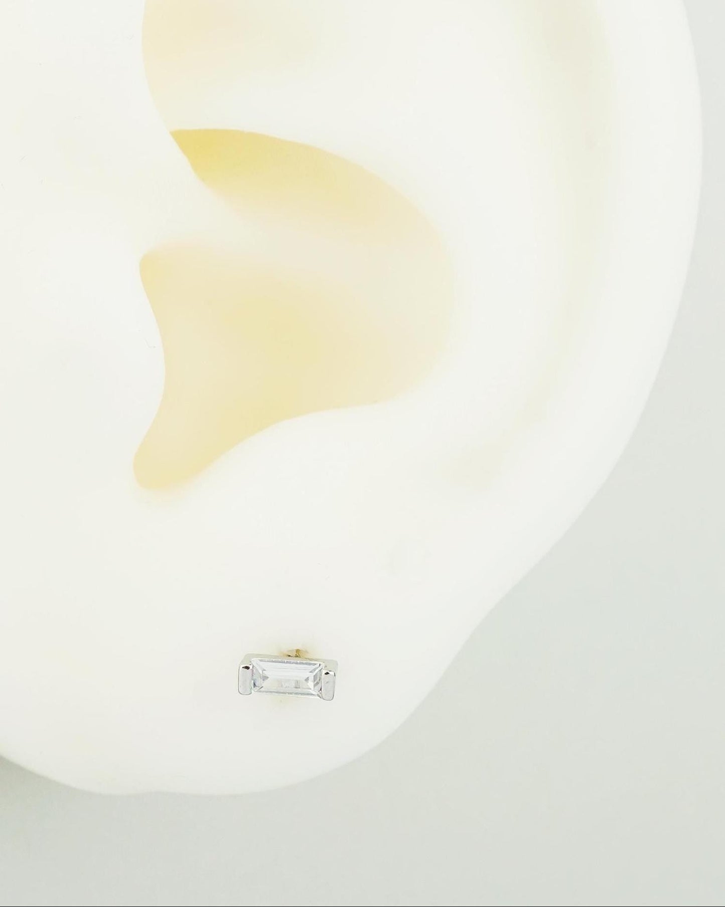 1 pc of Tiny Baguette CZ Stone Sterling Silver Stud Earring in Rhodium or 18ct Gold Plated