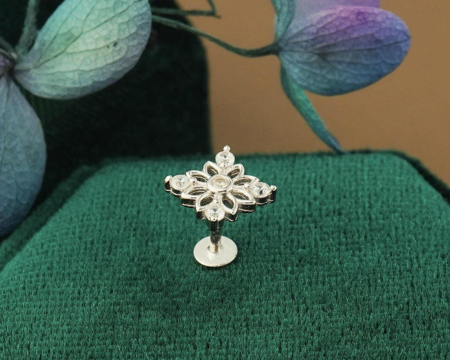 1 pc of Sterling Silver Floral Stud with CZ Design in Rhodium or 18ct Gold Plated, Flat Screw Back