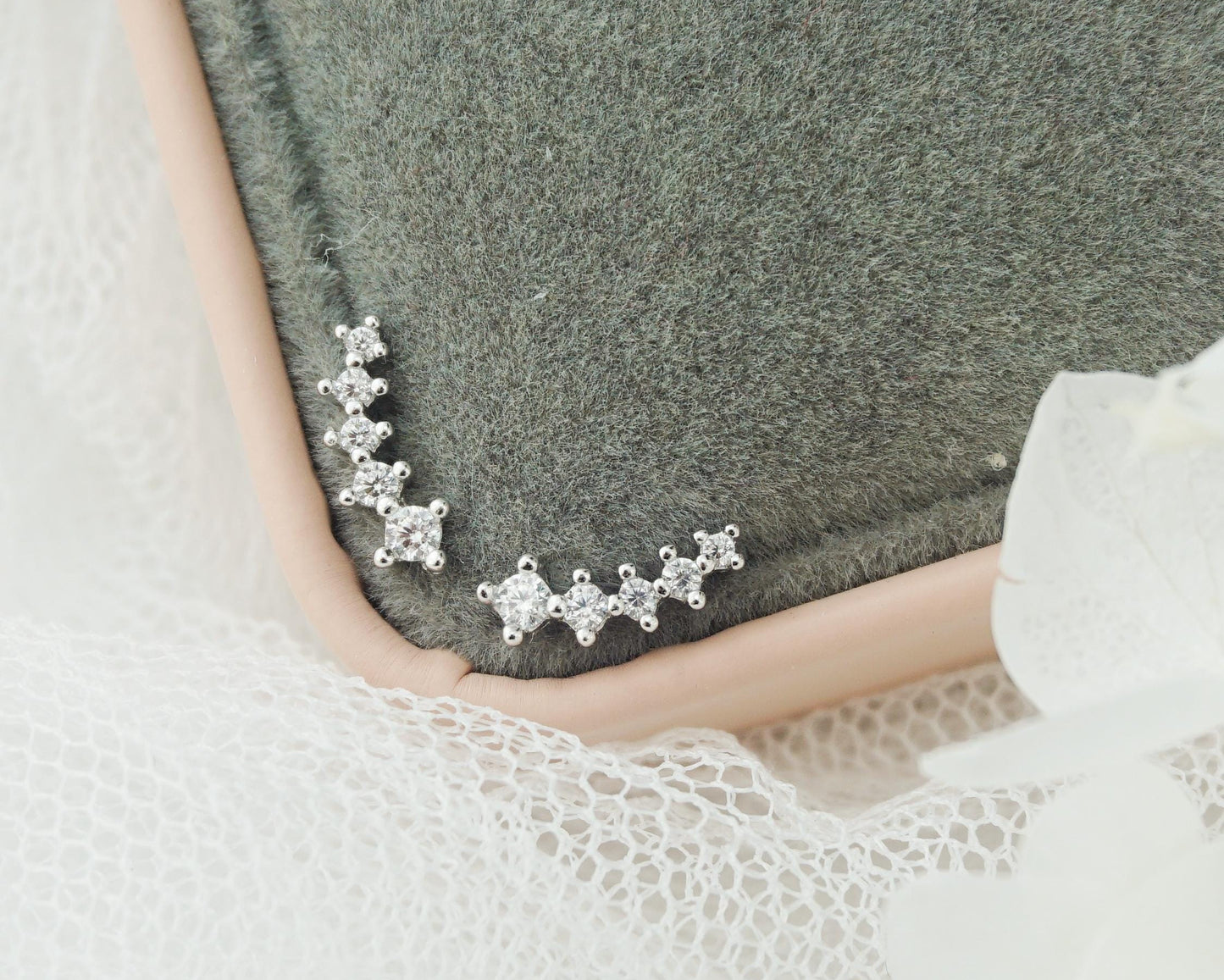 Pair of Sterling Silver 5 CZ Stud Earrings in Rhodium or 18ct Gold Plated, Sparkly Star Climber with Screw Back