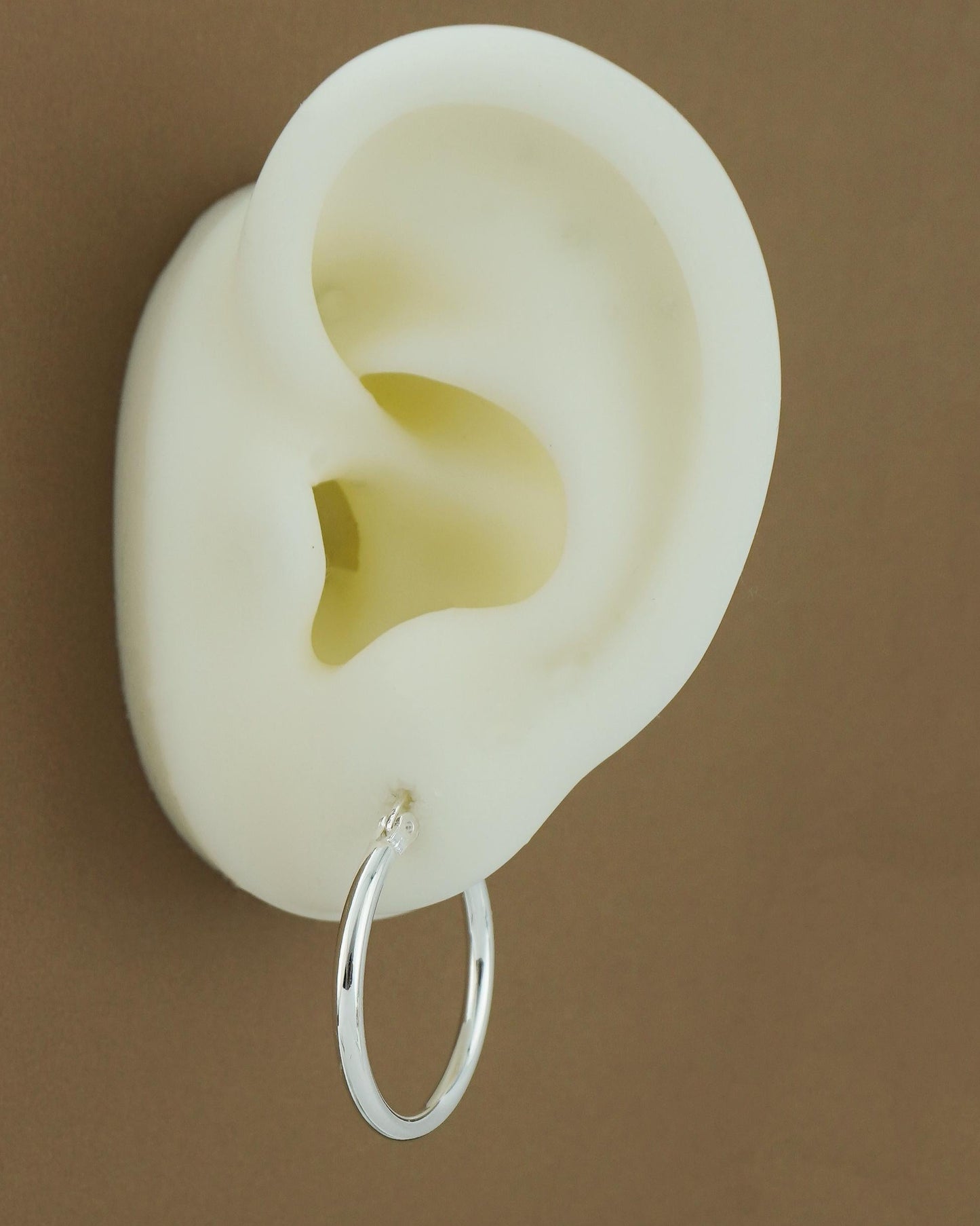 Pair of Minimalist Creole Hoop Earrings in Sterling Silver, 19mm Inner Diametre, Lever Closure Lightweight Everyday Jewelry